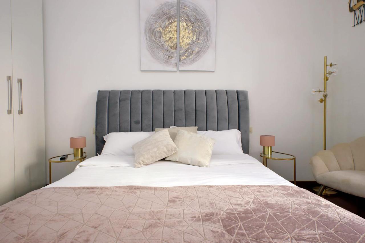 Domus Lou Elegante Appartamento In Trastevere Roma Exterior photo